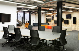 Advanta AVEYA in-situ office conference room