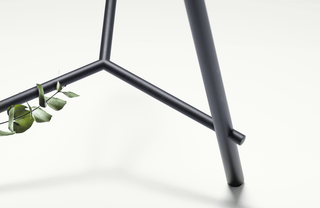 Advanta Ideo high contract table leg detail with foliage
