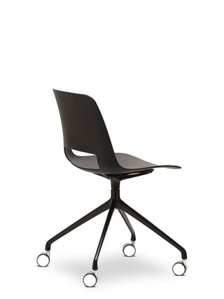 Advanta UNICA 34 chair with wheels