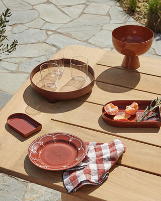 Arcsm3 terracotta tableware on wooden table