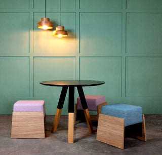 Nookie round table with stools and lights
