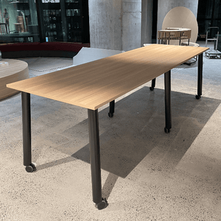 Tubularoncastors table with wheels