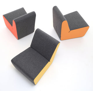 AURALIGHT_32 modular chairs in gray with colored accents