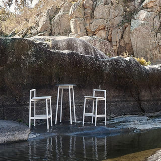 Fable outdoor table and chairs near rock formations