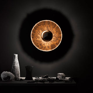 Ingeous3 wall light with surrounding decor