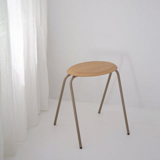 Wooden top stool with metal legs