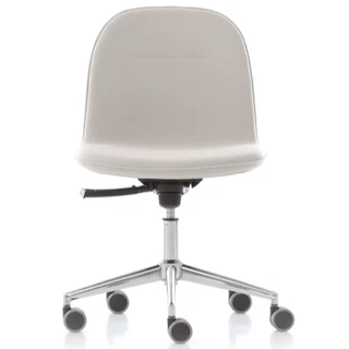 Reptile8 office chair on wheels