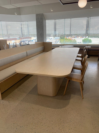 Titanic table with seating