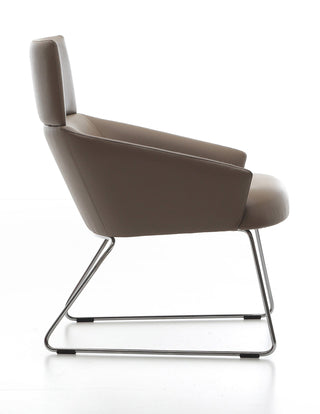 WALLSTREET_36 modern office chair in profile