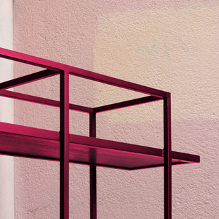Yoko Vivamagenta shelf detail